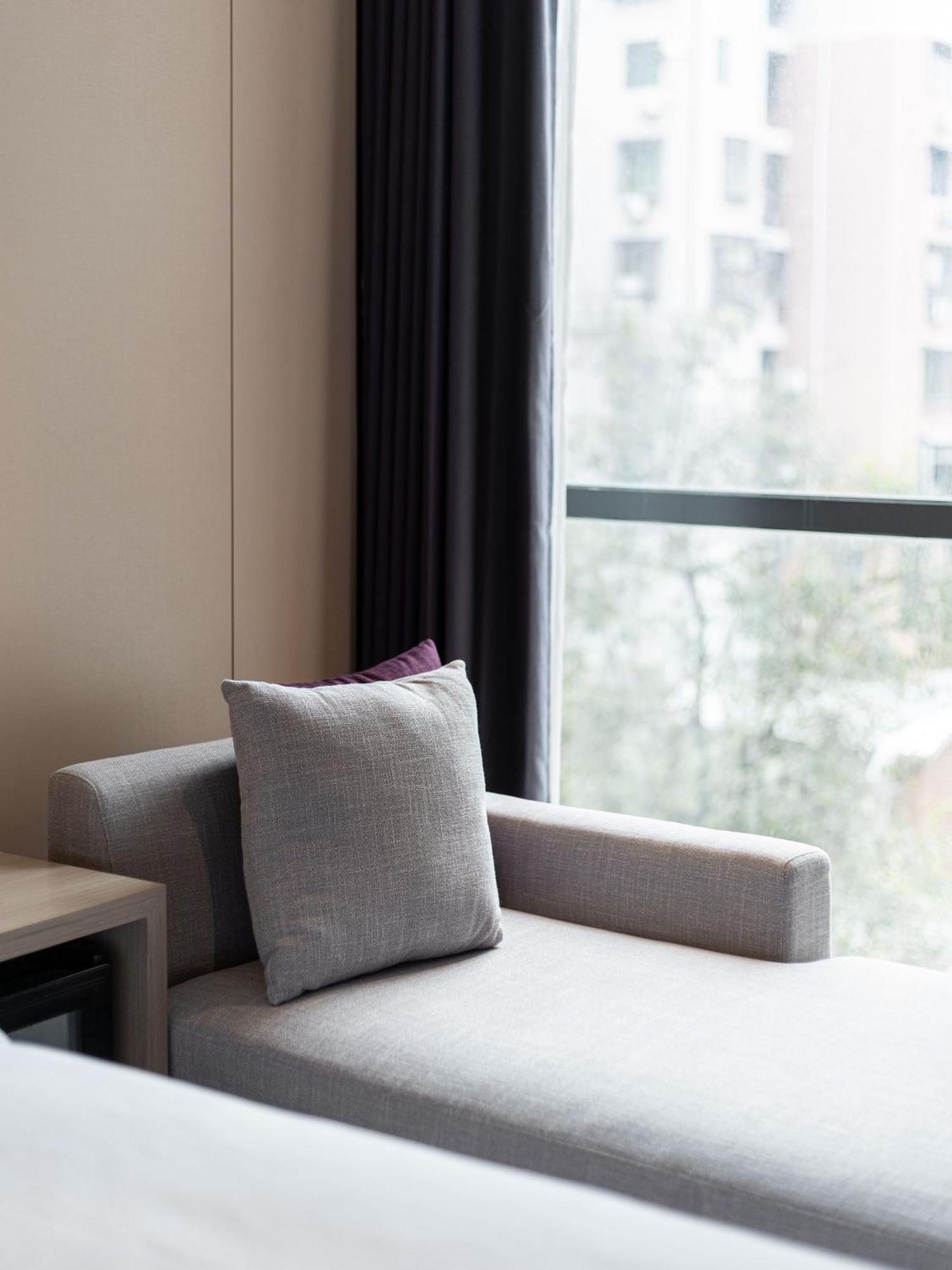 ลาวันเด โฮเต็ล กวางโจว ชือ ไพ เชียว เมโทร สเตชัน Hotel ภายนอก รูปภาพ